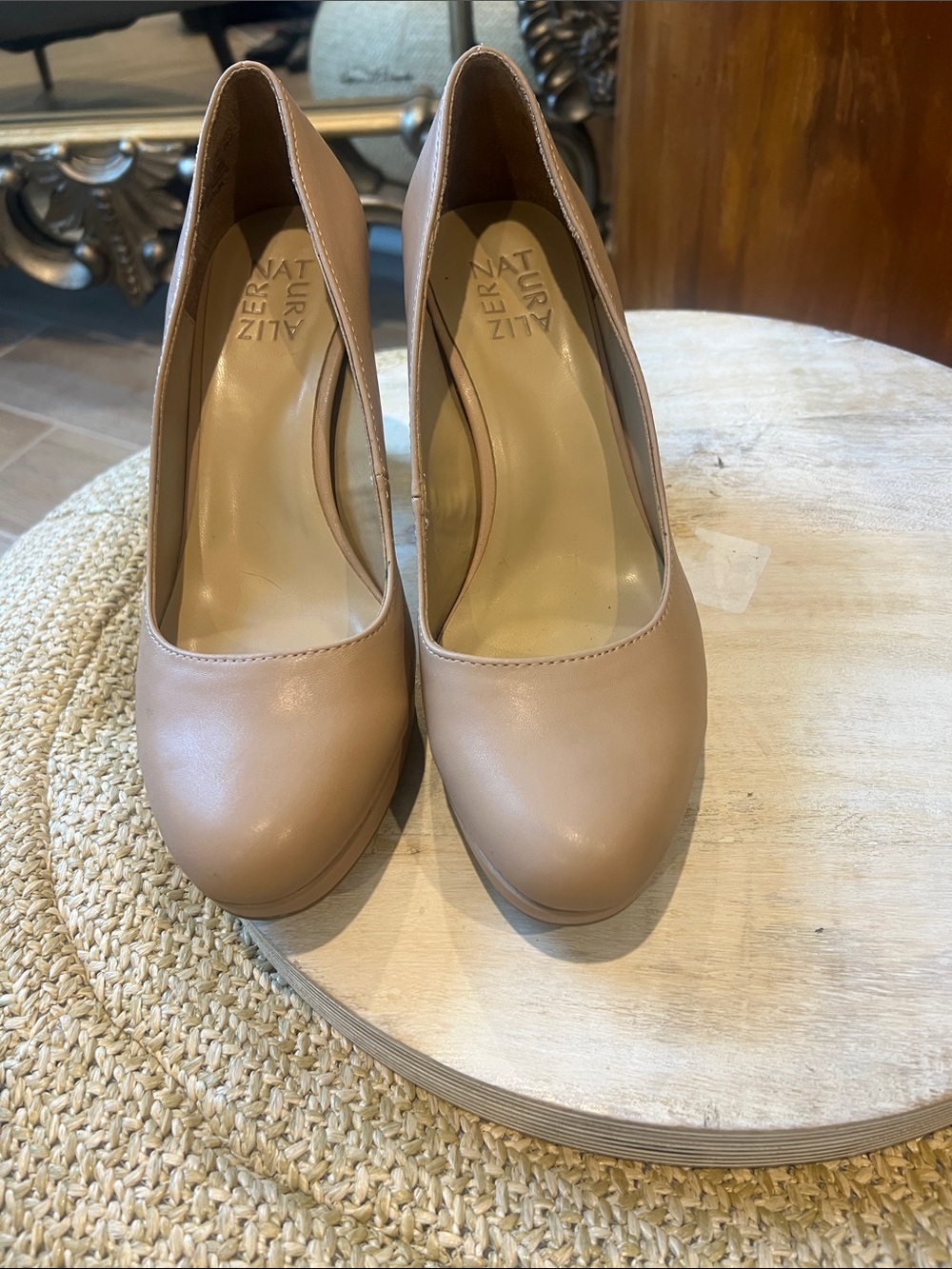 Naturalizer Blush Tan Leather Round-Toe Pumps Size 8W